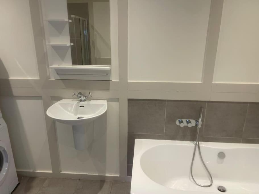 Spacious 2 Bedroom Apartment In The Heart Of Soho. London Exterior foto